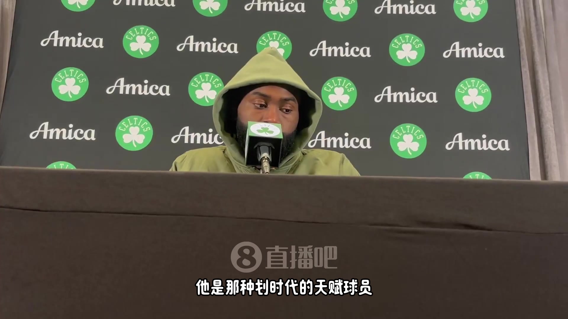 布朗东契奇是划时代的天赋球员在进攻端他是我最喜欢球员之一