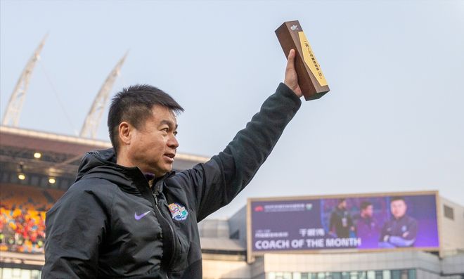 津门虎舆论风波：每年一亿插管子，于根伟工资中超最低