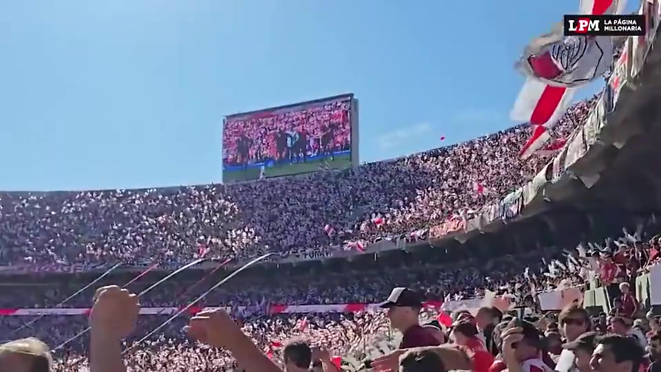 火爆超8万人观战河床2-1博卡青年