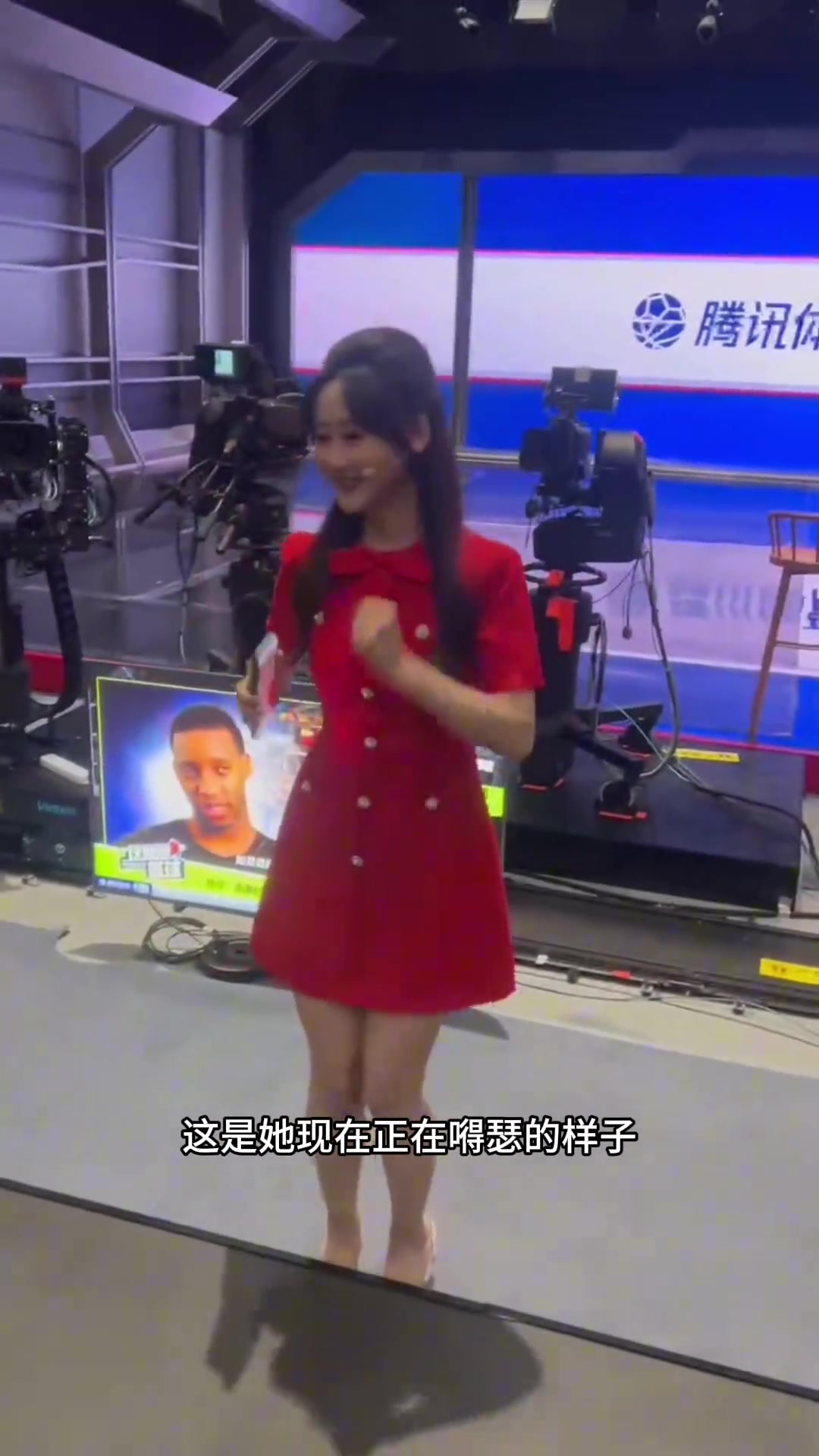 难受王嘉琦这是果果姐给我买的咖啡 掘金赢了看她跳的多开心