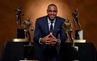 NBA球员一季三MVP难，历史仅三人，一人双成就。