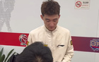 孙铭徽G2表现亮眼，暖心善待轮椅球员，球迷签名声援总冠军。