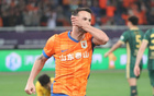 瓦科三球，泰山主场4-2胜浙江