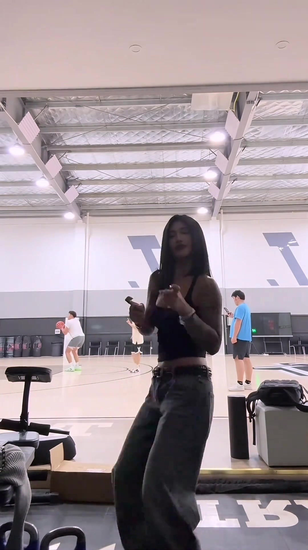 身材舞蹈都很辣李添荣女友胡玄子再秀热舞