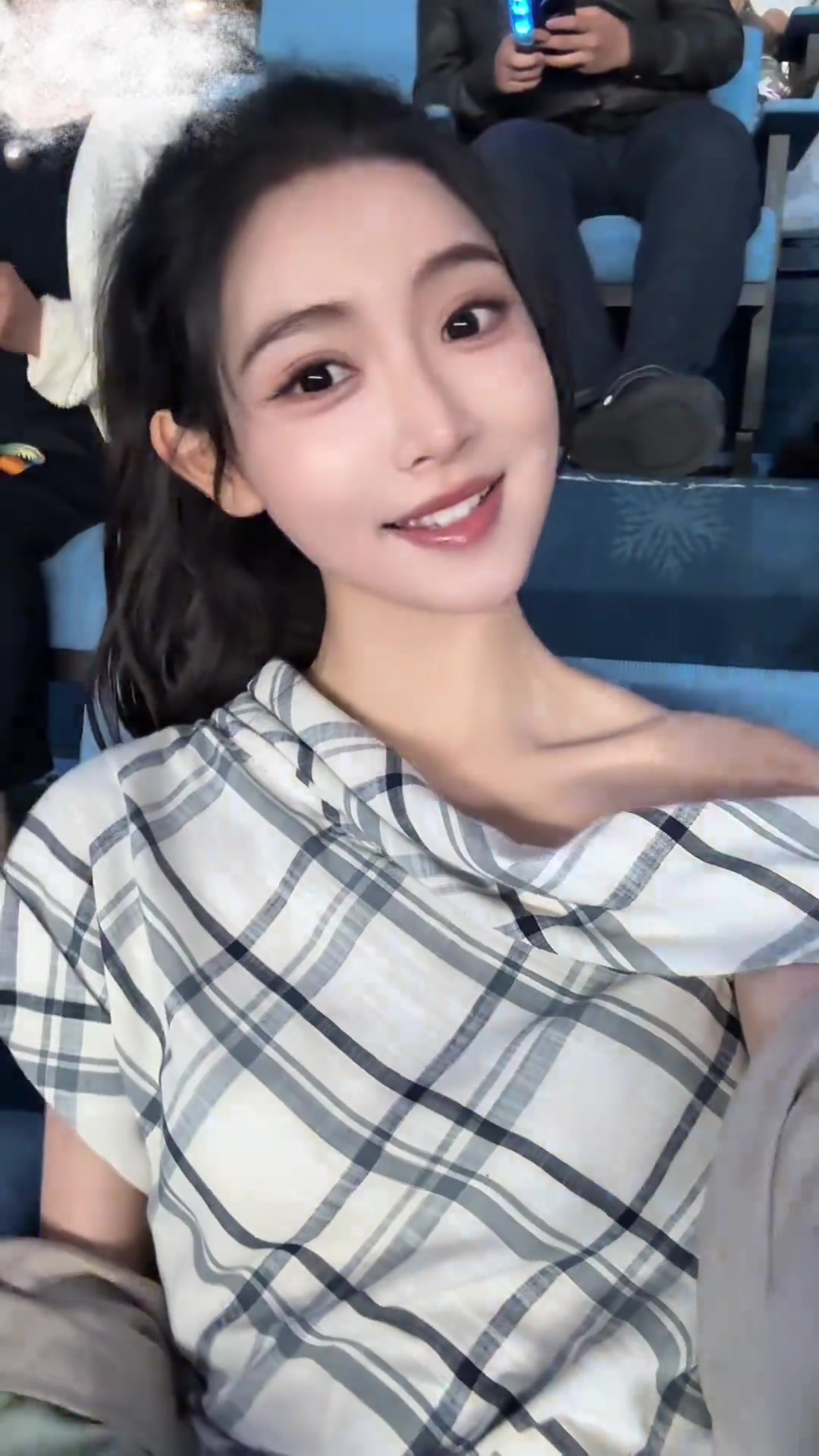 真美啊美女主播金佳悦鸟巢看张杰演唱会